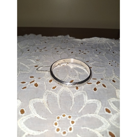Jewelry - Vintage Sterling Silver Etched Floral Bangle Bracelet 925 Hinged Safety Chain